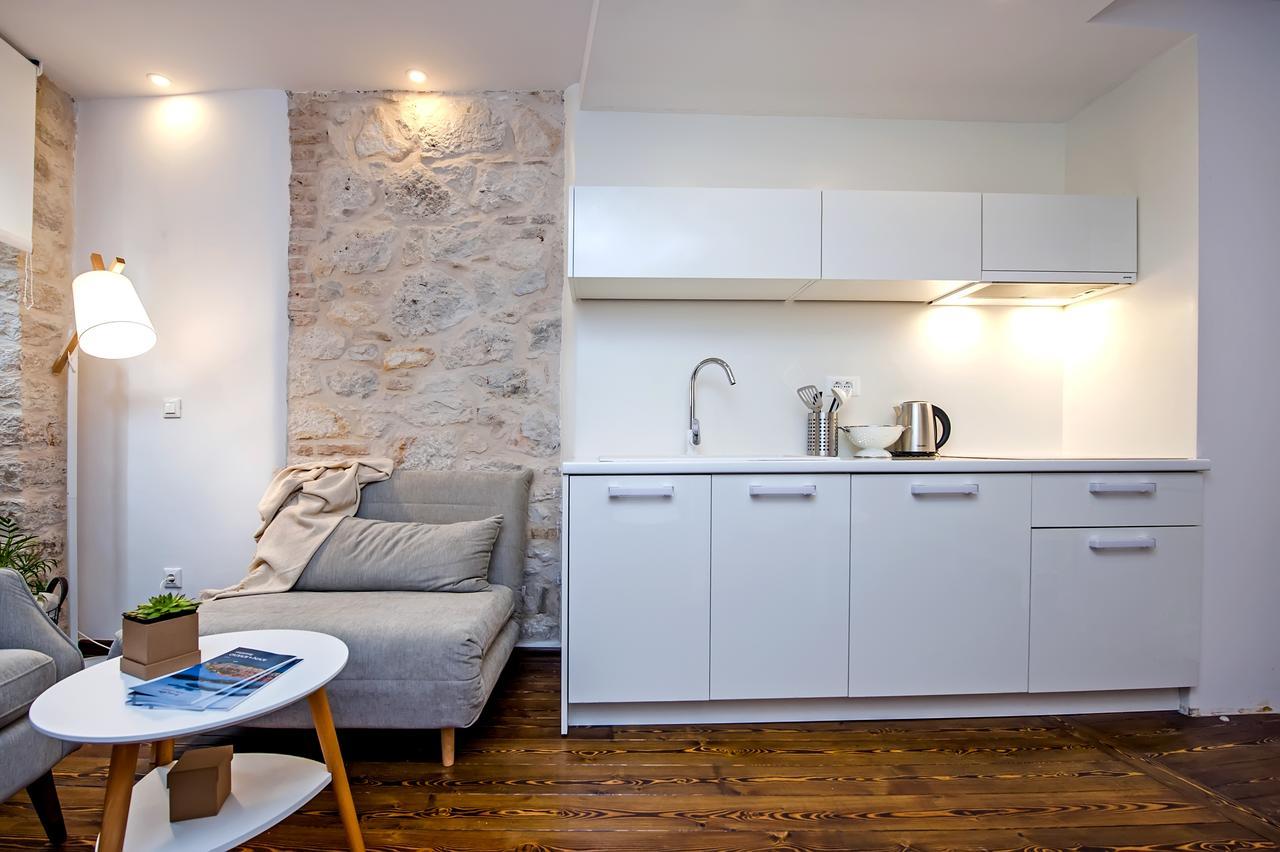 Luna Rooms And Studios روفينج المظهر الخارجي الصورة