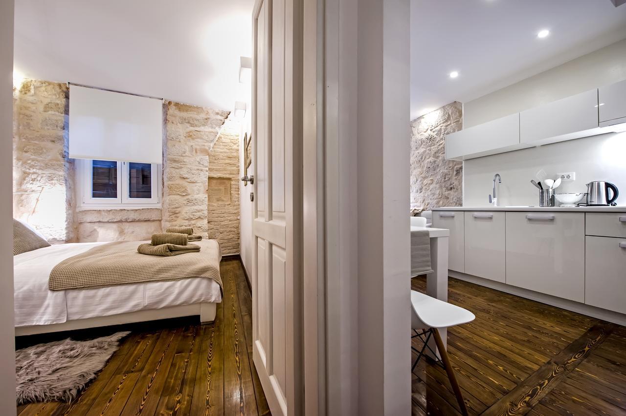 Luna Rooms And Studios روفينج المظهر الخارجي الصورة