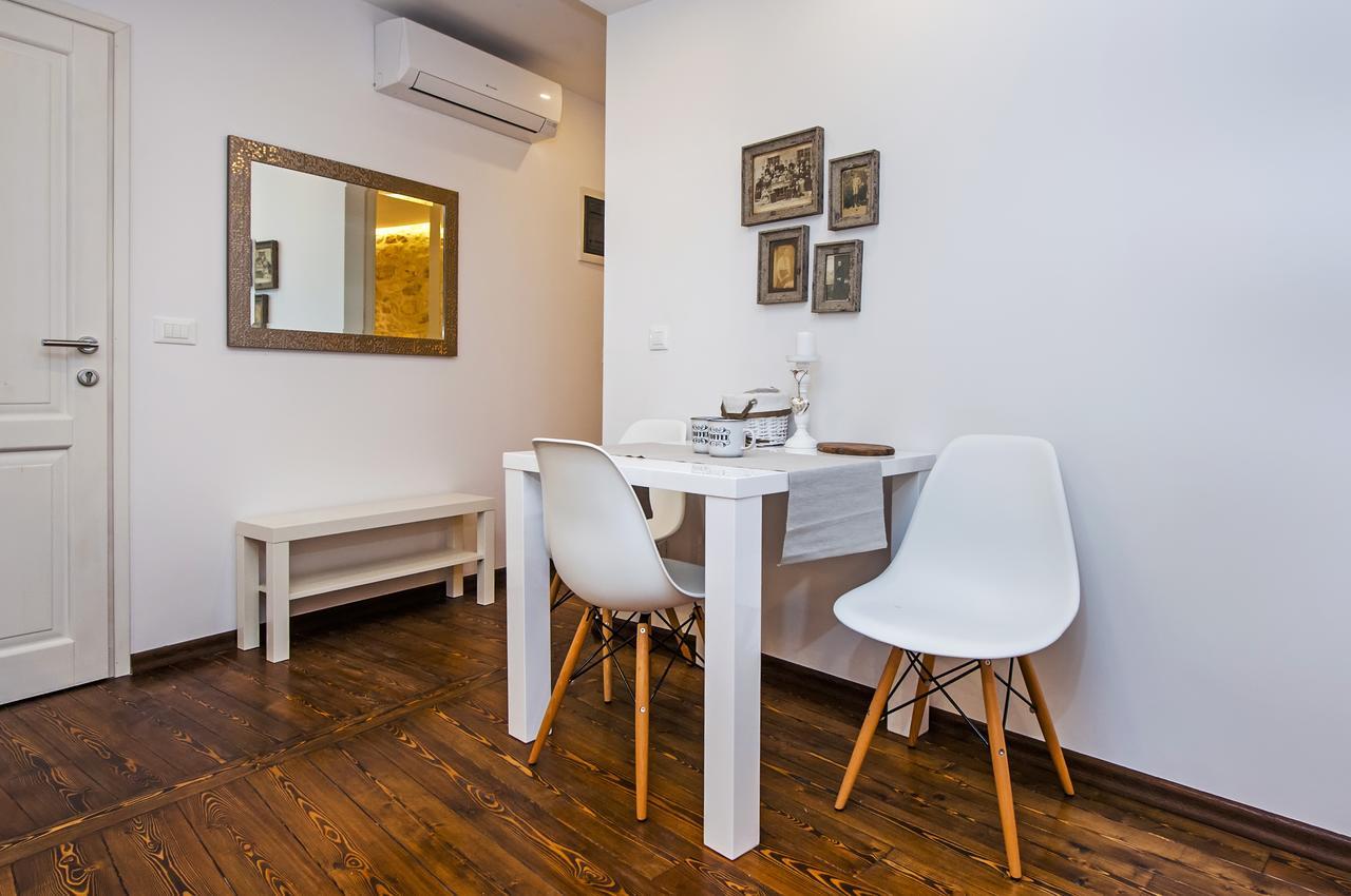 Luna Rooms And Studios روفينج المظهر الخارجي الصورة